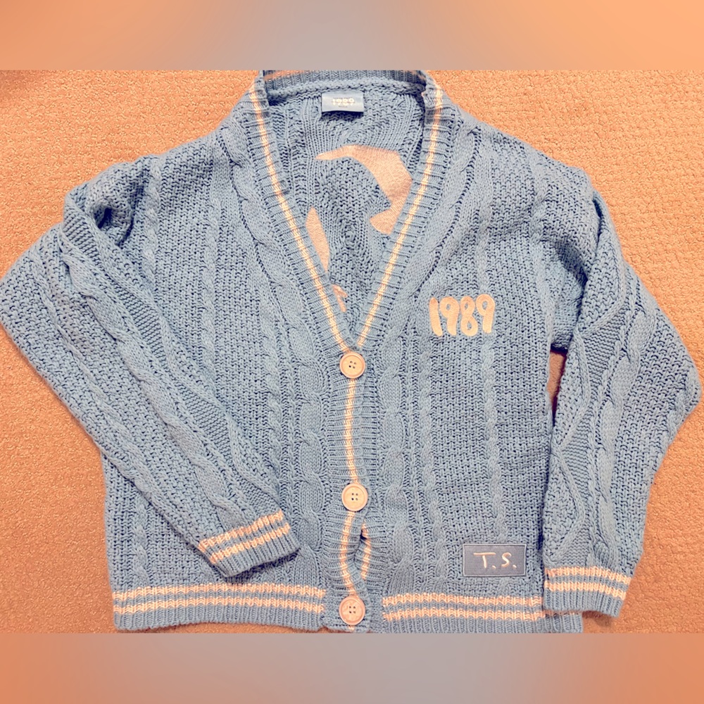 Taylor Swift 1989 cardigan